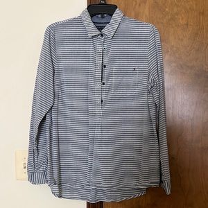 Woman’s Tommy Hilfiger blouse